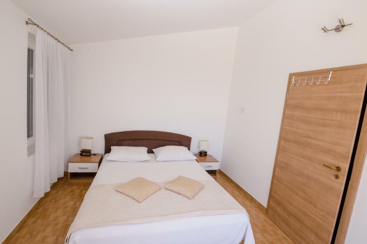 Apartments Bandalo ポドストラナ エクステリア 写真